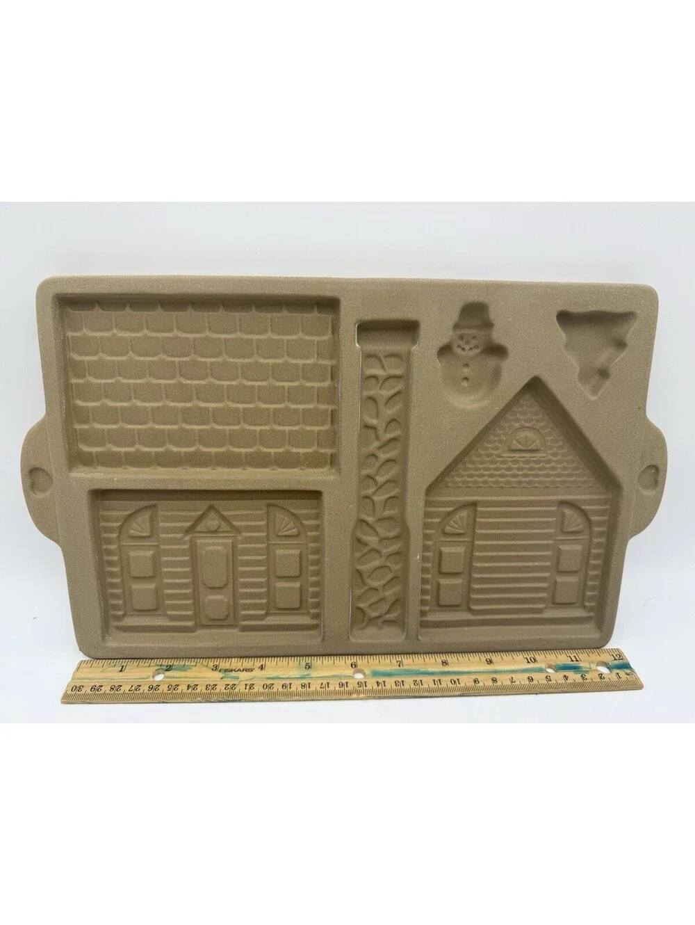 Pampered Chef Stoneware Gingerbread House Mold With Tree And Snowman 1992 Ed.